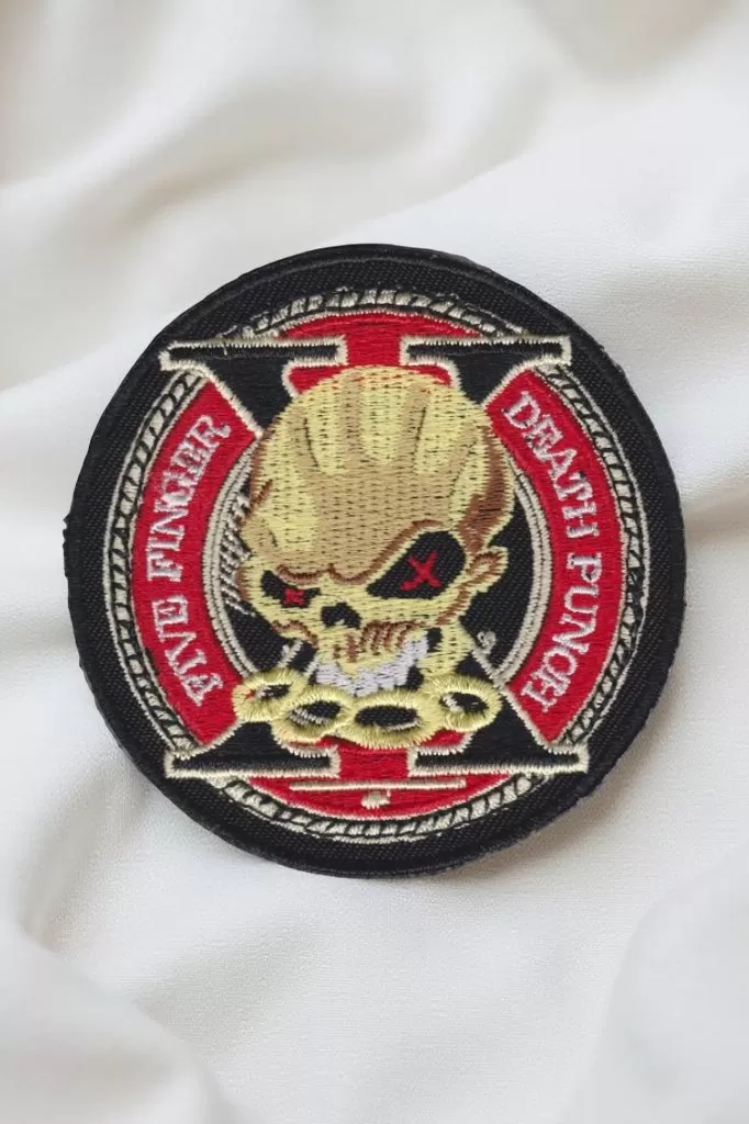 Five Finger Skull Embroidered Patch – Rock Band Iron-On Badge for Jackets & Vests